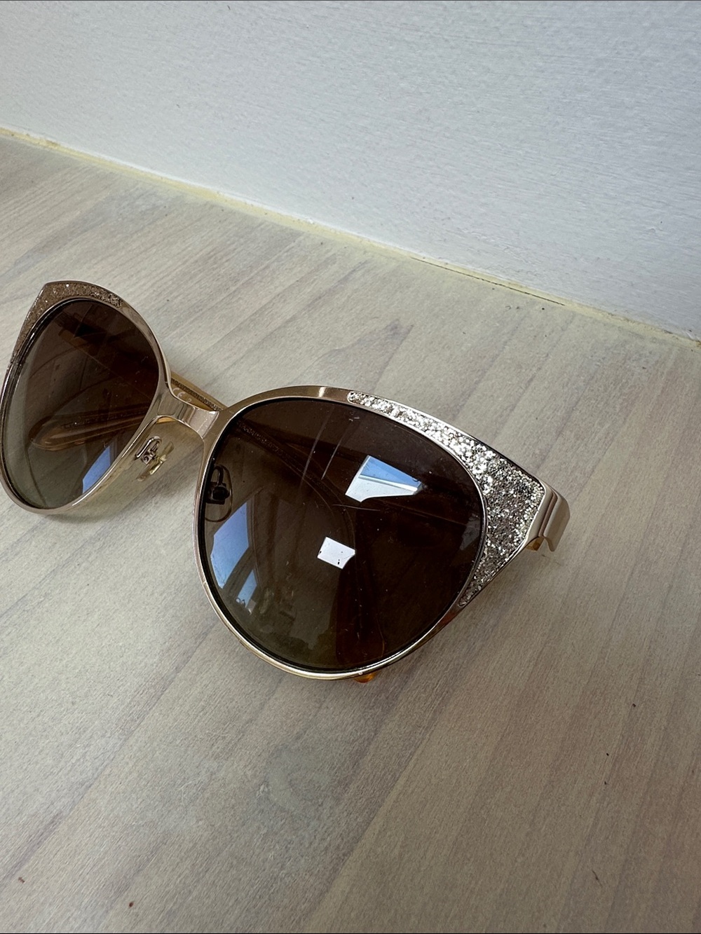 kate spade Marietta Rose Gold Cat Eye Sunglasses with Glitter Accents - Picture 2 of 6